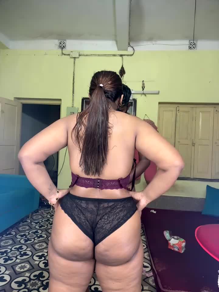 Hot-Diya21